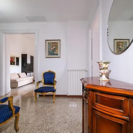 Ht Belvedere San Giovanni 公寓 *